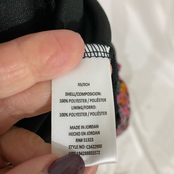 NWT Vince Camuto Floral Dress - Picture 9 of 11